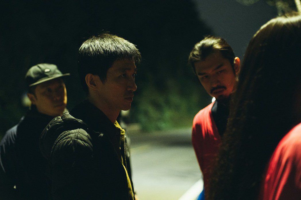 「鬼才之道」由導演徐漢強（左二）和陳柏霖（右二）聯手出擊。圖／牽猴子提供