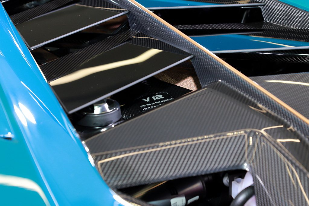 Lamborghini Sian Roadster的輕型混合動力心臟，搭載V12...