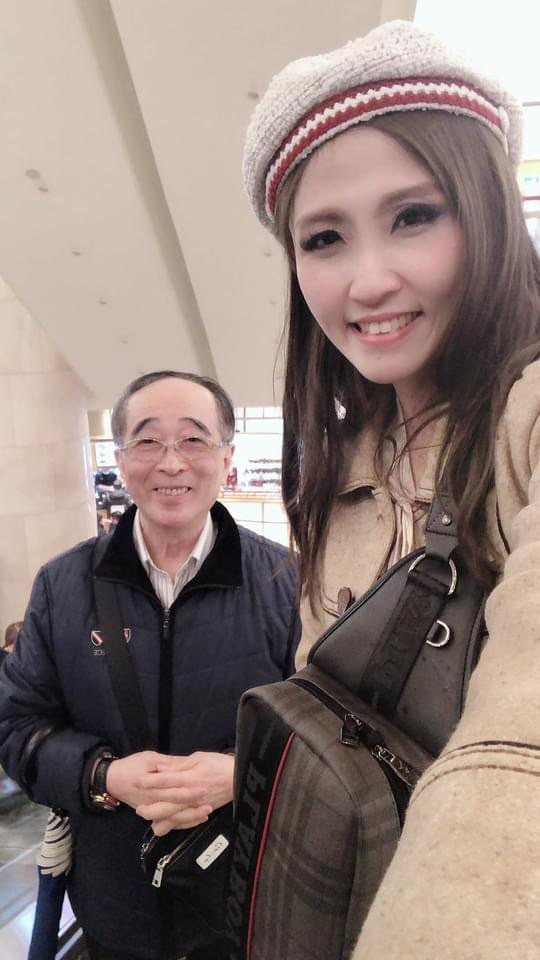 楊惠絜(右)很受爸爸疼愛。圖／音圓唱片提供