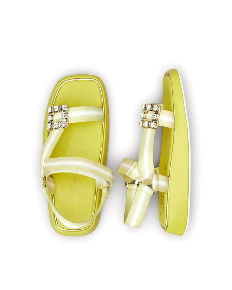 Vivier Slide輛黃色鑽扣涼鞋，46,300元。圖／迪生提供