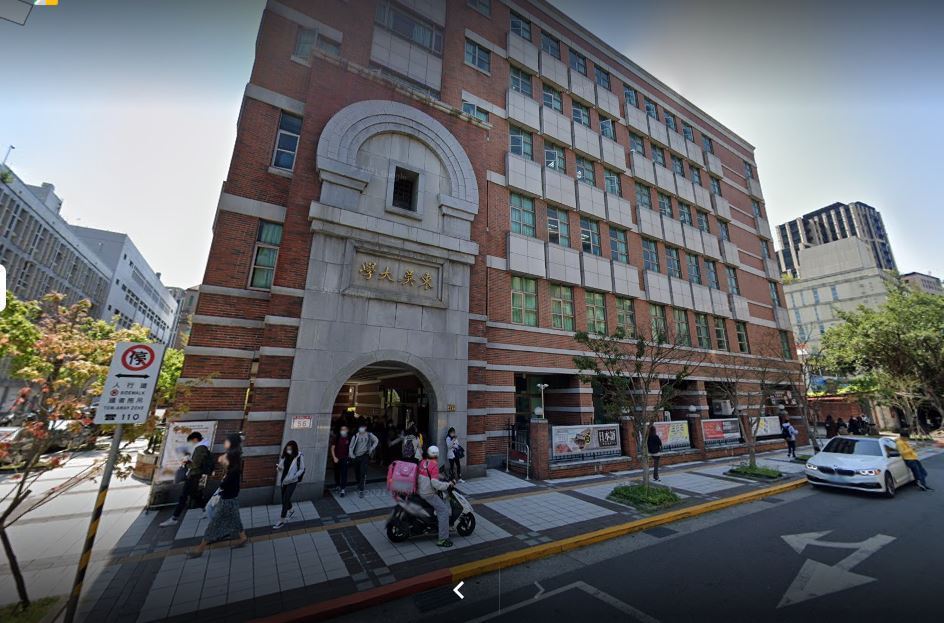 國內本土疫情延燒，東吳大學城中校區也傳出1月16日曾有確診者到訪。圖／擷自google map