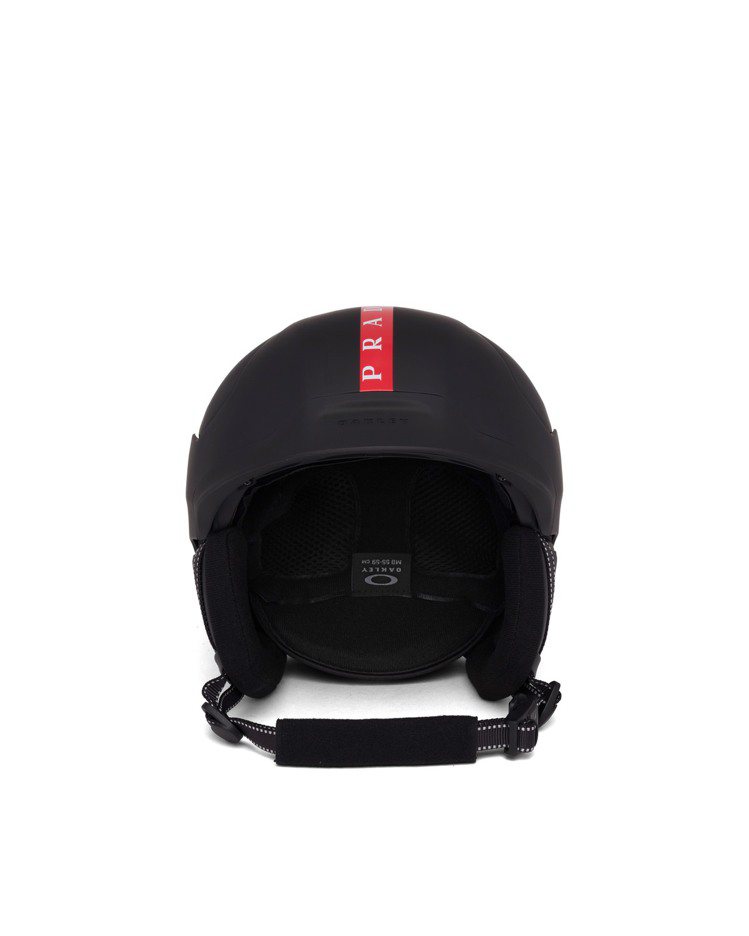 獨家販售-PRADA Linea Rossa for Oakley 滑雪頭盔，22,000元。圖／PRADA提供