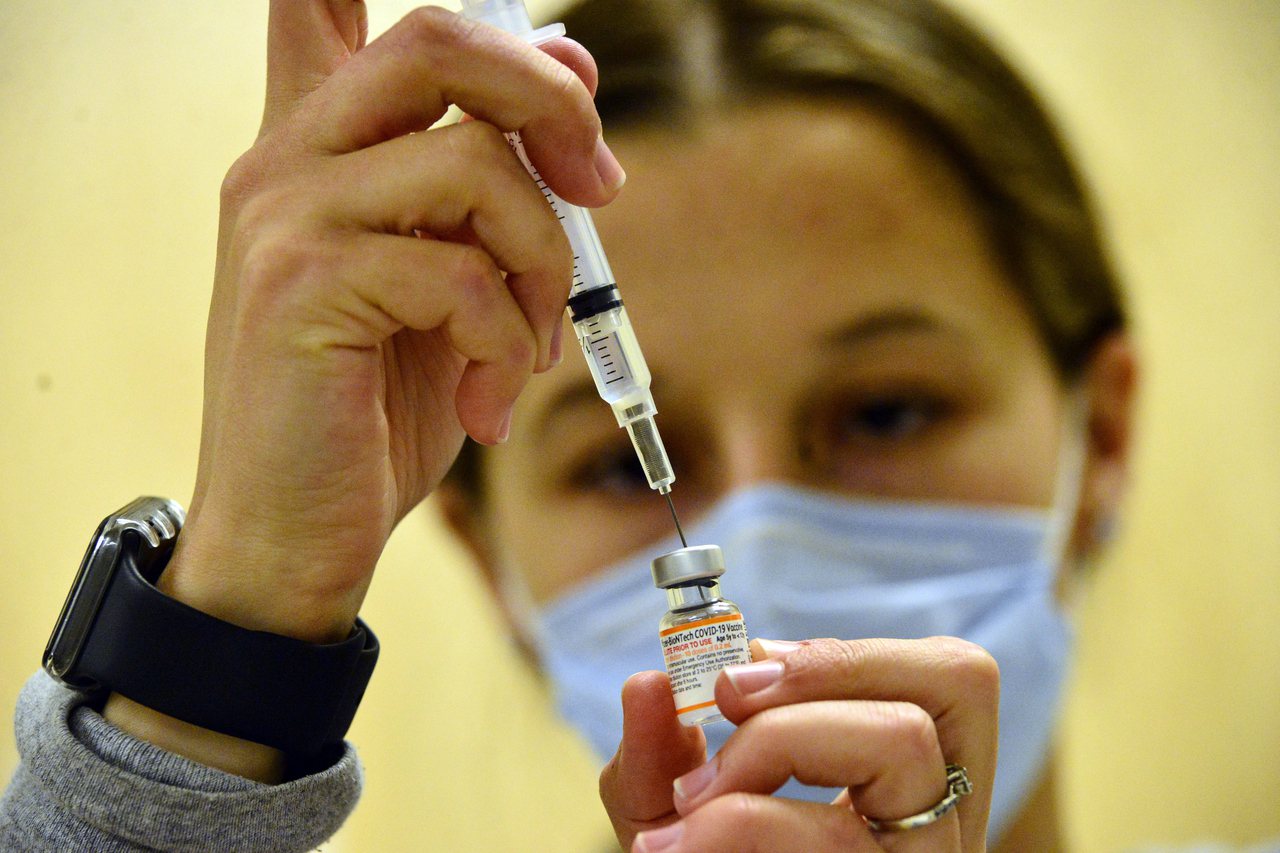 新冠疫苗示意圖。美聯社