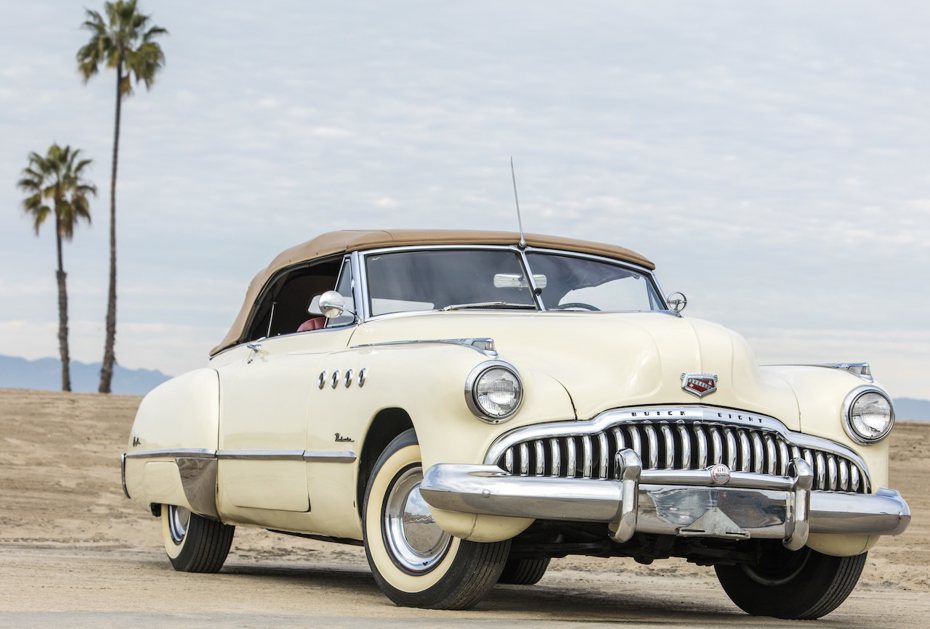電影「雨人」中出現的1949年Buick Roadmaster Convertible，估價15萬美元起。圖／邦瀚斯提供