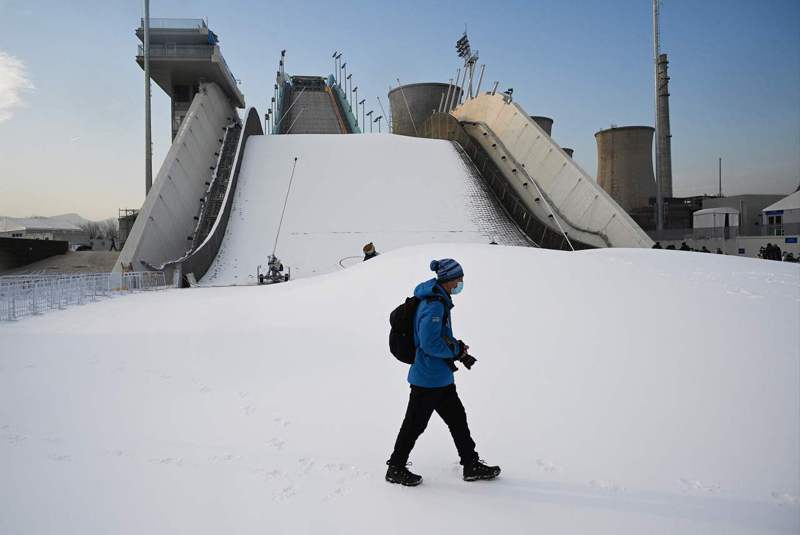 北京冬奧將在2月4日開幕，北京當局正在對抗極為不利的天氣，預料將動用所有新科技，確保冬奧期間有藍天白雪。法新社