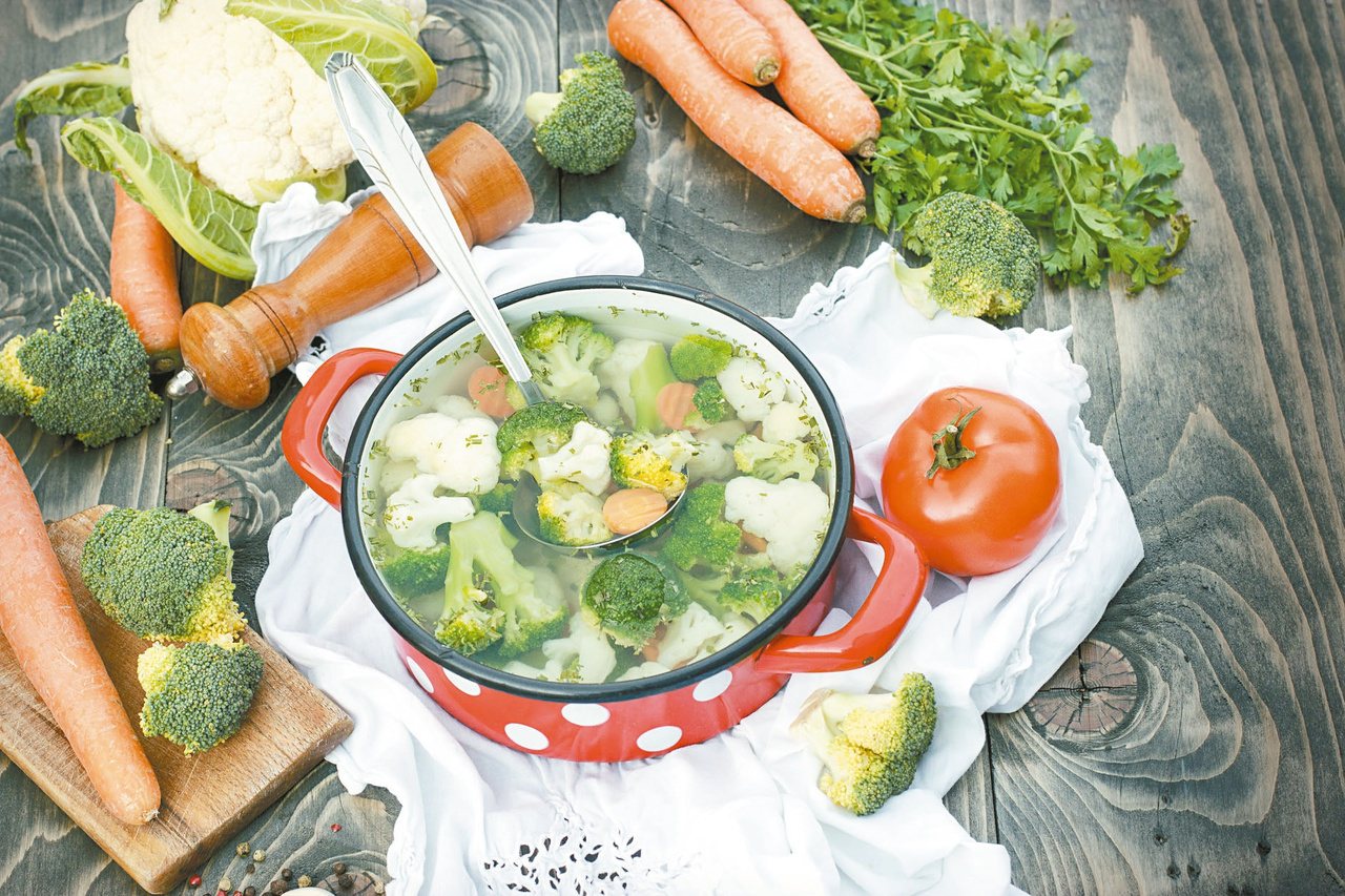不是所有蔬菜都適合清燙。烹調方式錯誤讓蔬菜富含的營養素更加流失。圖／123RF
