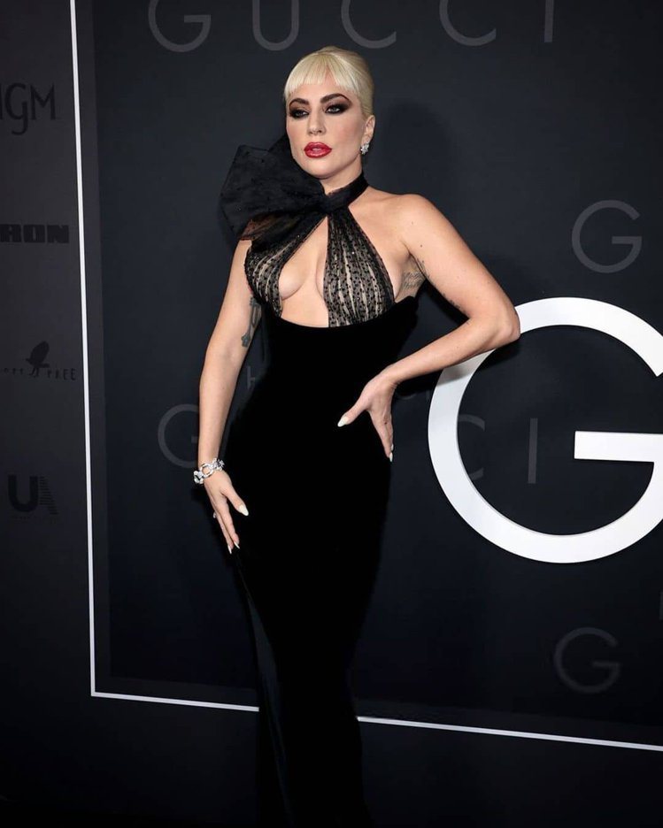 Lady Gaga現身紐約電影首映紅毯。圖／摘自instagram 曾智緯