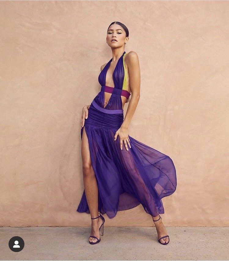 ZENDAYA出席BET大獎頒獎典禮穿骨董Versace紫色禮服配戴寶格麗珠寶。圖／摘自IG @zendaya 孫曼