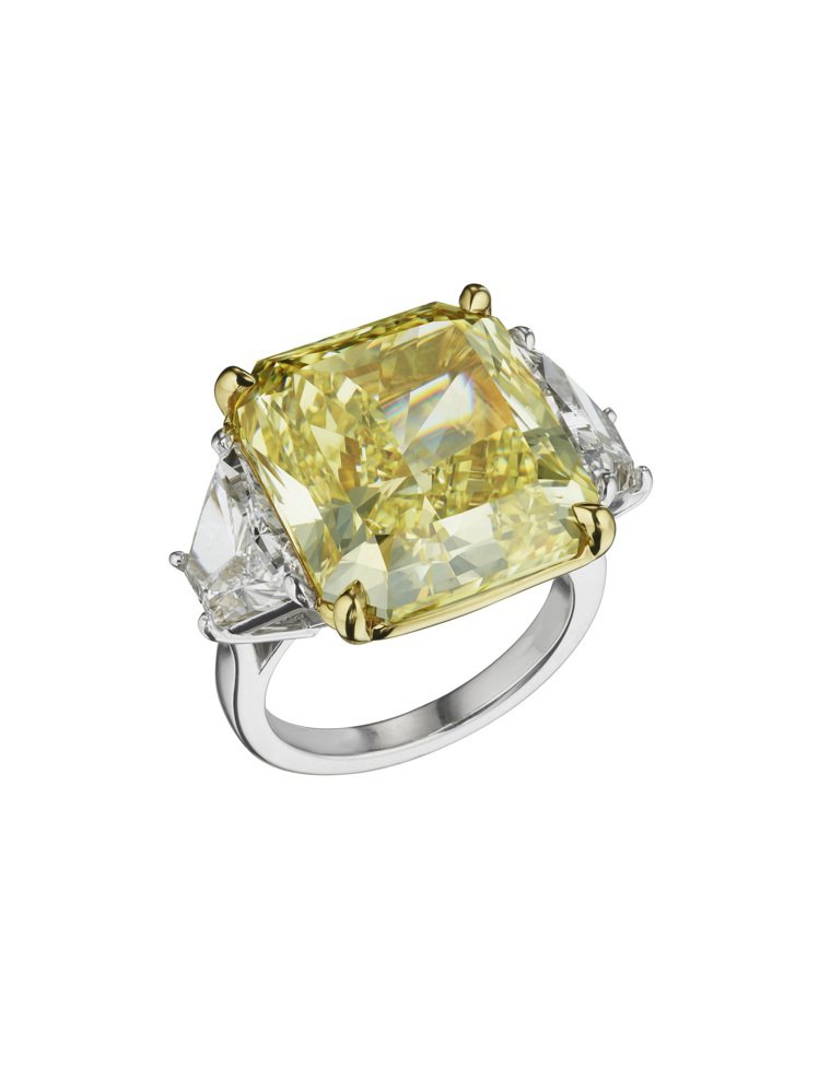 ZENDAYA出席奧斯卡紅毯配戴的BVLGARI頂級黃鑽與鑽石戒指，價格店洽。圖...