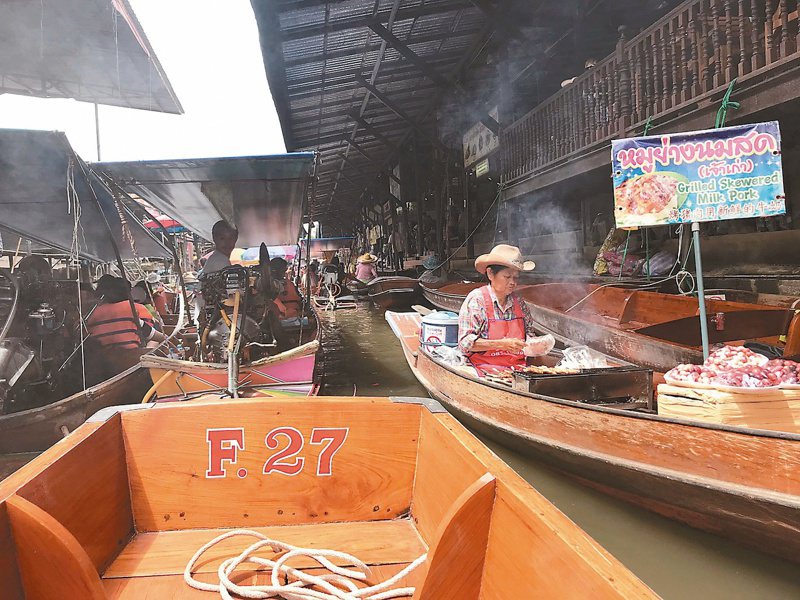 曼谷的丹能莎朵水上市場。照片提供／林佳樺