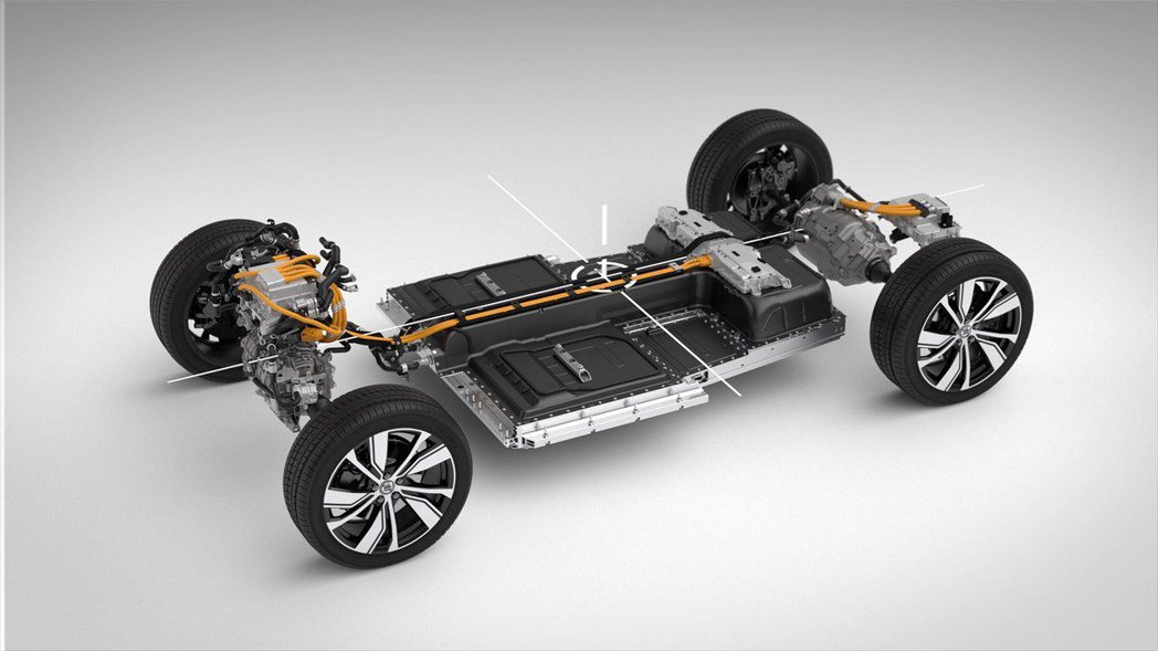 電池並非是平鋪方式放置在車底，而是採堆疊方式。 圖／VOLVO提供