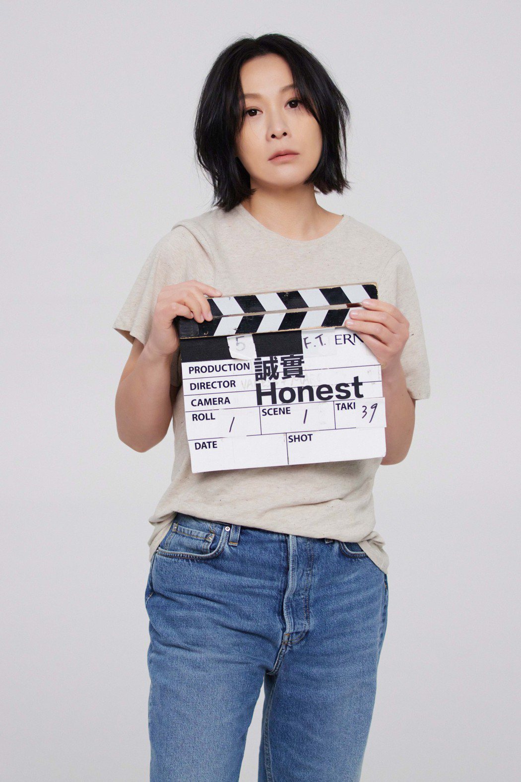 劉若英去年推出專輯「各自安好」，在新的一年送上「誠實」MV作為粉絲新年禮物。圖／...