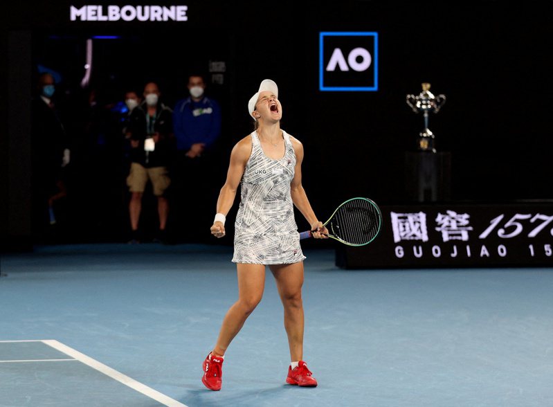 球后芭蒂（Ashleigh Barty）成為44年來首位奪下澳網女單冠軍的地主球員。路透社