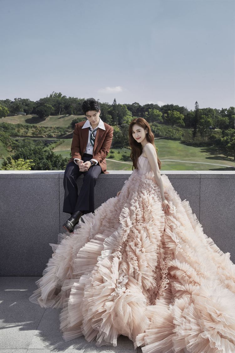 婚禮中吳姍儒並曝光兩人的婚紗照片，夢幻無敵。圖 / PIAGET提供