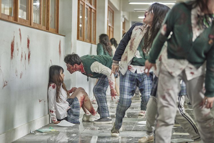 喪屍片吹進校園，《殭屍校園》於Netflix獨家上線，現正熱播中。圖／Netflix提供