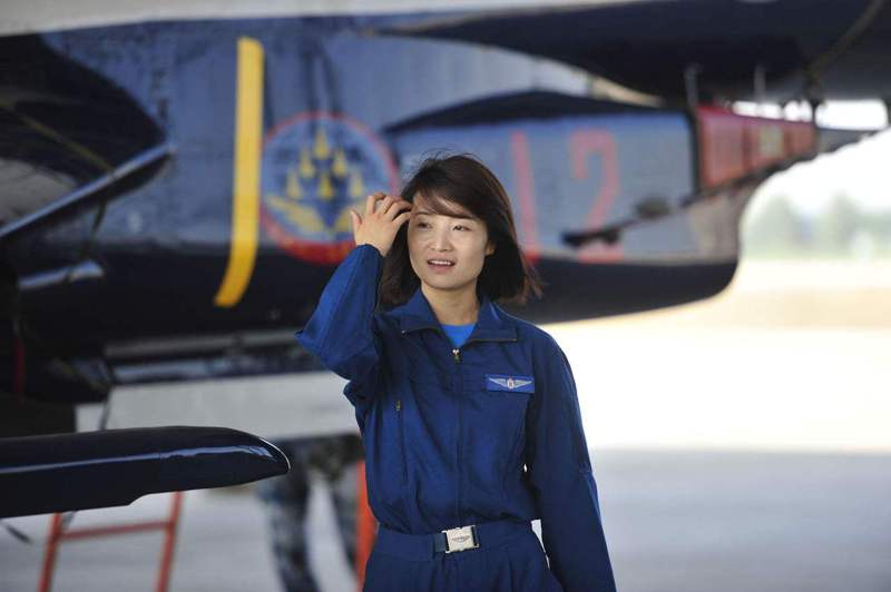 有「空中寶貝」之稱的解放軍空軍殲10戰機女飛行員余旭於2016年11月殉職。圖／取自百度