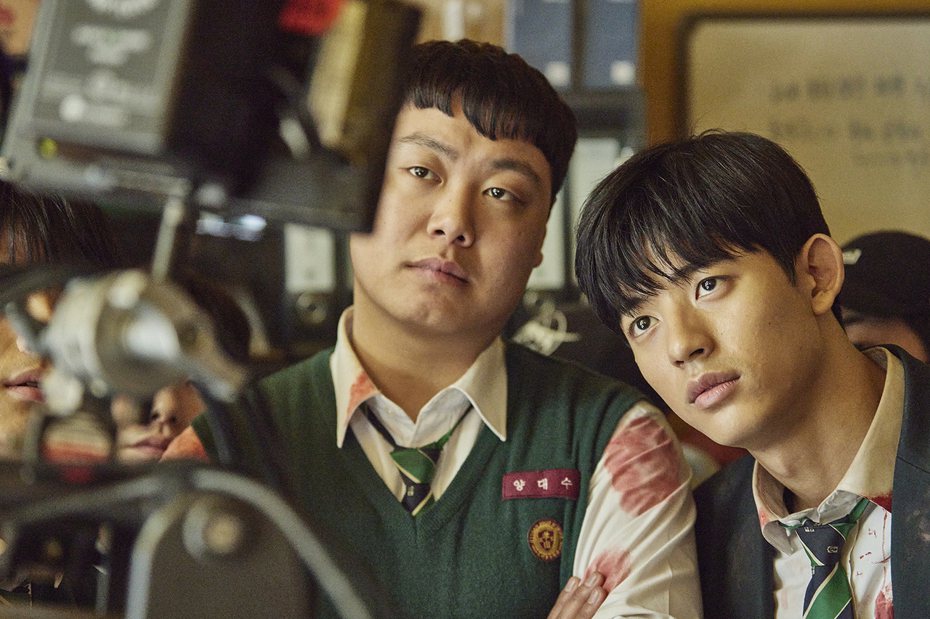 南韓「殭屍校園」夯劇上映後連2天成為Netflix全球榜首。圖／Netflix提供