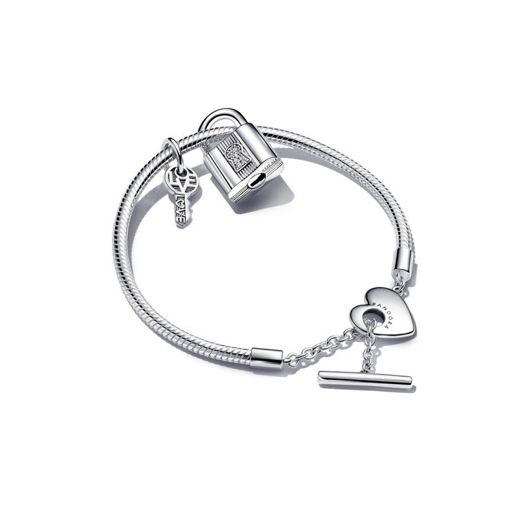 925銀掛鎖鑰匙串飾手鍊套組，原價5,760元；套組優惠價3,980元。圖／Pandora提供