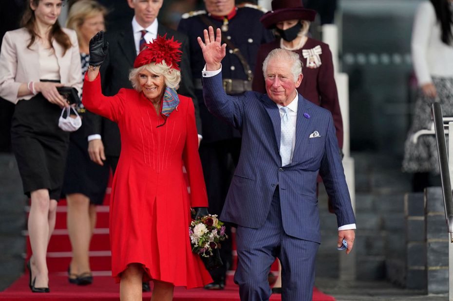 卡蜜拉（左）和查爾斯可望登上英國王后與國王的寶座。（路透資料照片）
