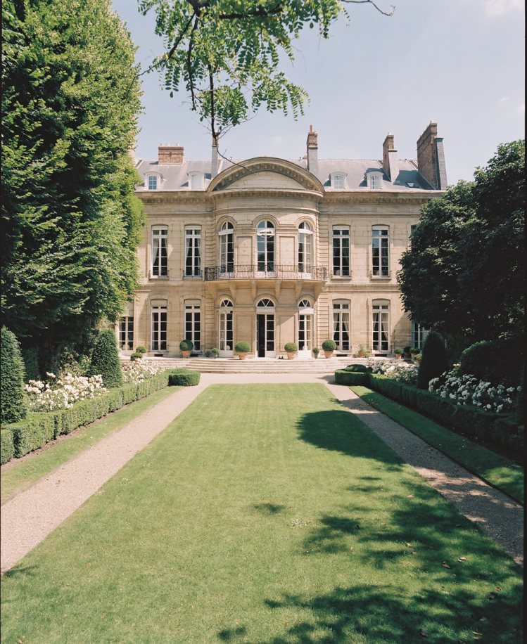紀梵希位於巴黎的宅邸Hôtel d'Orrouer，rue de Grenelle。圖／佳士得提供