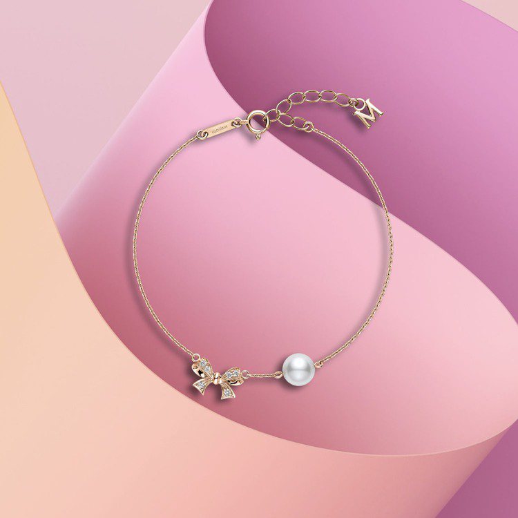 MIKIMOTO珍珠蝴蝶結手鍊，18K粉紅金鑲嵌鑽石，搭配約 6.50毫米日本A...