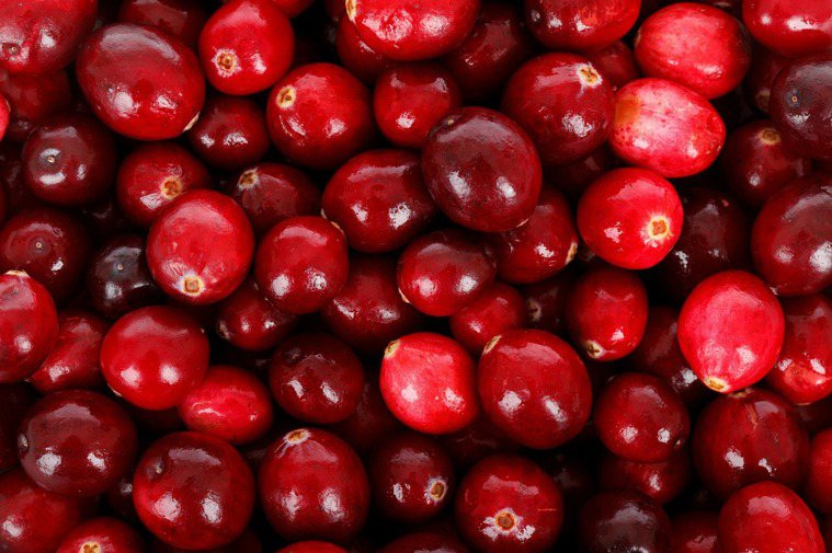 有證據顯示，蔓越莓汁可透過降低壞膽固醇、三酸甘油脂和胰島素阻抗來保護心臟。圖/p...