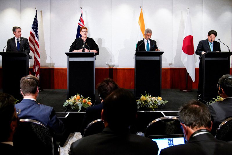 「四方安全對話」外長會議今（11）日在澳洲墨爾本舉行，由左至右依序是美國國務卿布林肯、澳洲外長潘恩、印度外長蘇杰生、日本外相林芳正。路透