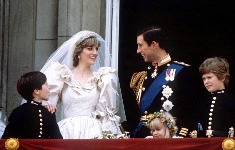 黛安娜与查尔斯的婚姻失败告终，她也无缘成为英国王后。（路透资料照片）(photo:UDN)
