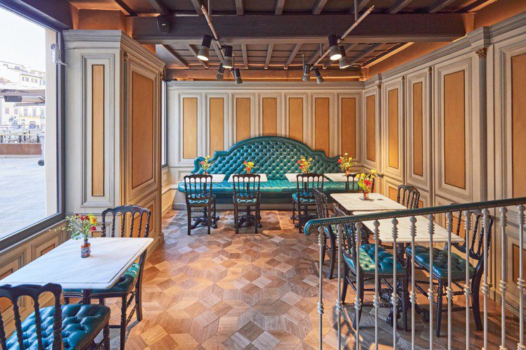 位於義大利佛羅倫斯領主廣場的古馳花園，再度擴張經營，推出GUCCI Giardino 25全日咖啡餐酒館，即將在西洋情人節隆重登場。圖／GUCCI提供