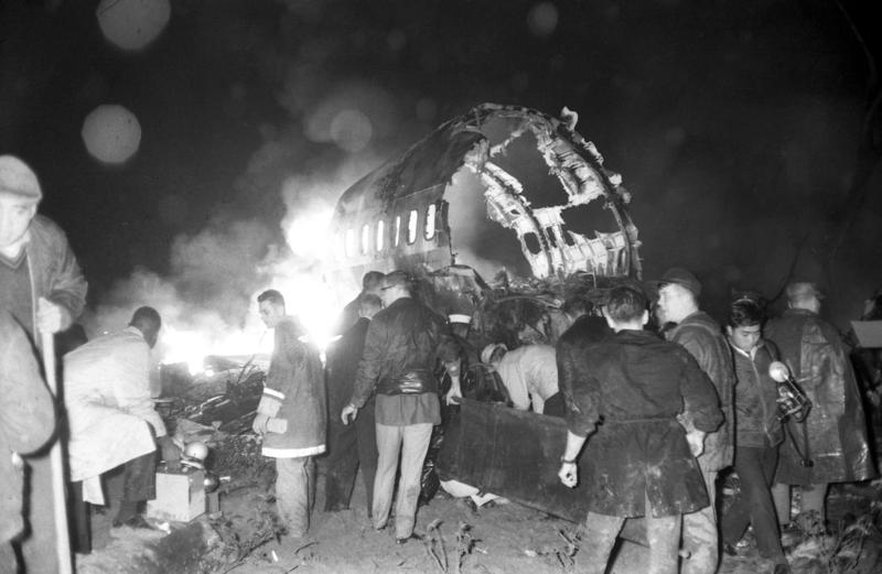 1968年2月16日一架從香港飛往台北的727客機墜毀在林口，造成21人罹難，創下當時台灣航空史上失事最慘烈的紀錄，圖為事故現場。圖／聯合報系資料照片