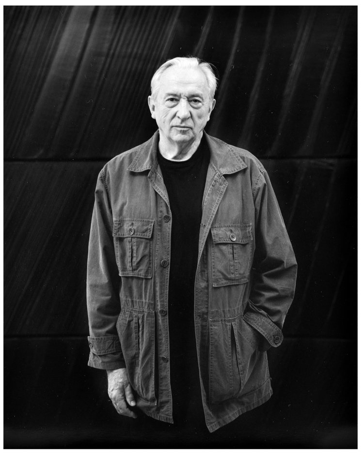 現在年齡102歲的法國藝術家Pierre Soulages，早從1989年起創作的「超越黑色（Outrenoir）」系列作品，並以生動鮮明的質感，展現黑色的各種奇趣層次。圖 / Baume et Mercier提供
