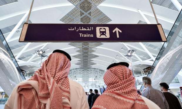沙烏地阿拉伯一則招聘30名女性火車司機的廣告吸引多達2.8萬名求職者，突顯該國長期對女性就業的一些限制終於得到紓解。法新社
