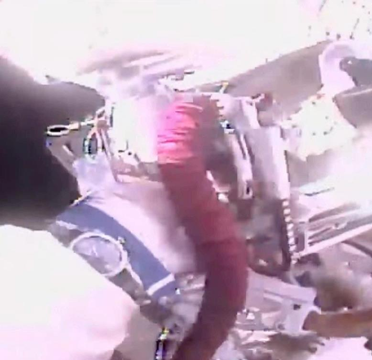 在美國太空總署NASA TV播放的7小時艙外活動片段中，沛納海（PANERAI）...