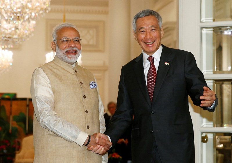 新加坡总理李显龙（右）与印度总理莫迪（左），摄于2018年。路透(photo:UDN)