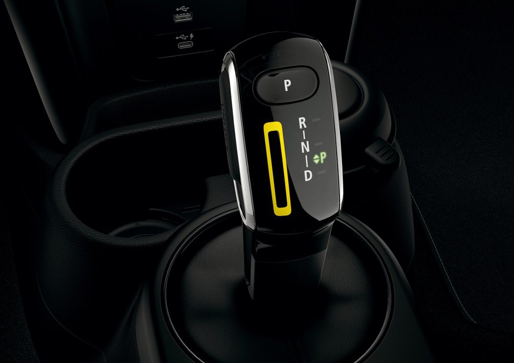 MINI Cooper SE 專屬電子排檔融入醒目的Energetic Yell...