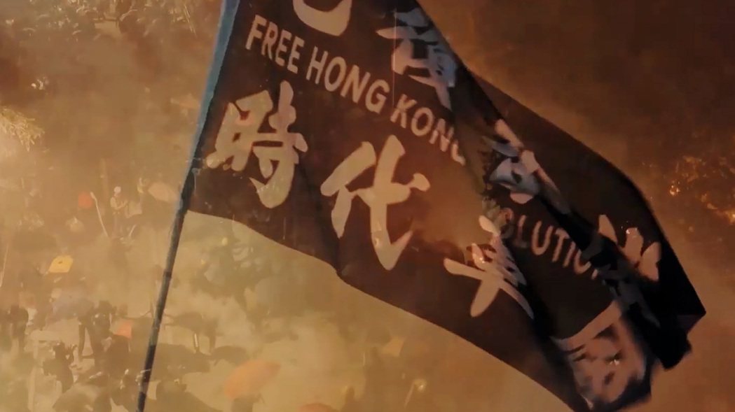 導演周冠威在紀錄片「時代革命」中拍下香港反送中運動抗爭活動，記錄下示威者想法與第...