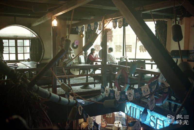 圖為台北木船連鎖民歌餐廳。　日期：1994/4/6．攝影：本報記者．來源：聯合報