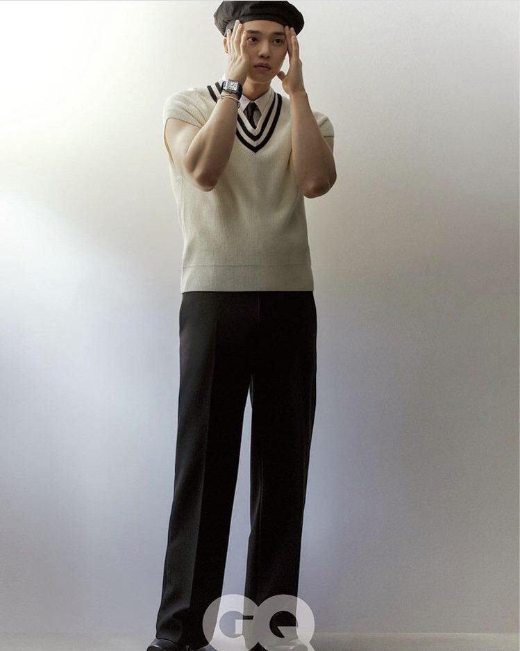 韓國男星宋江配戴卡地亞珠寶腕表登上南韓時尚雜誌「GQ」。圖／摘自IG
