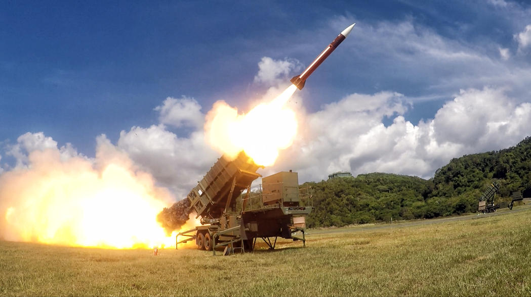 2018年漢光34號演習，空軍防空部隊進行愛國者2型防空飛彈實彈射擊。 圖／國防部