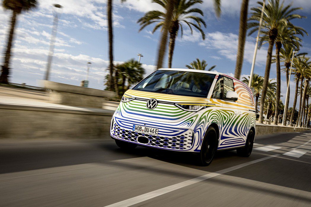 全新Volkswagen ID. Buzz除了有標準五人座版本外，另外還提供前排...