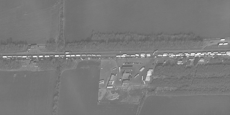 烏克蘭與羅馬尼亞的邊境地區錫雷特（Siret）25日出現長約6.5公里的車流。路透