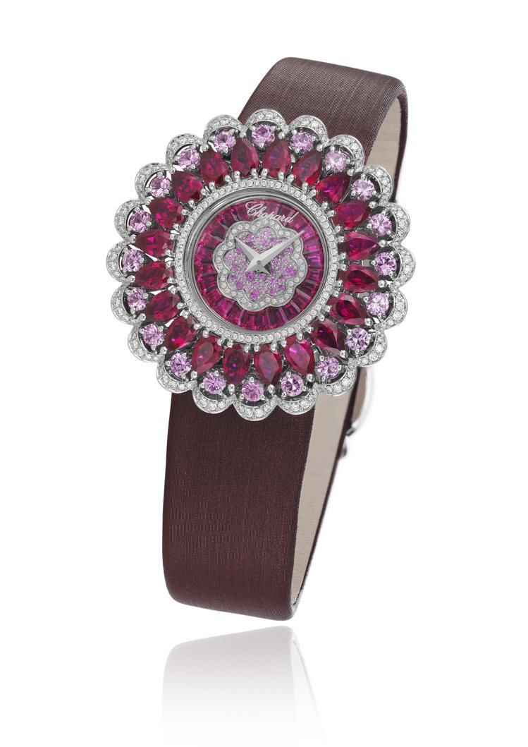 Precious Lace系列腕表，18K白金鑲嵌紅寶石、粉色剛玉、鑽石，591萬9,000元。圖／蕭邦提供