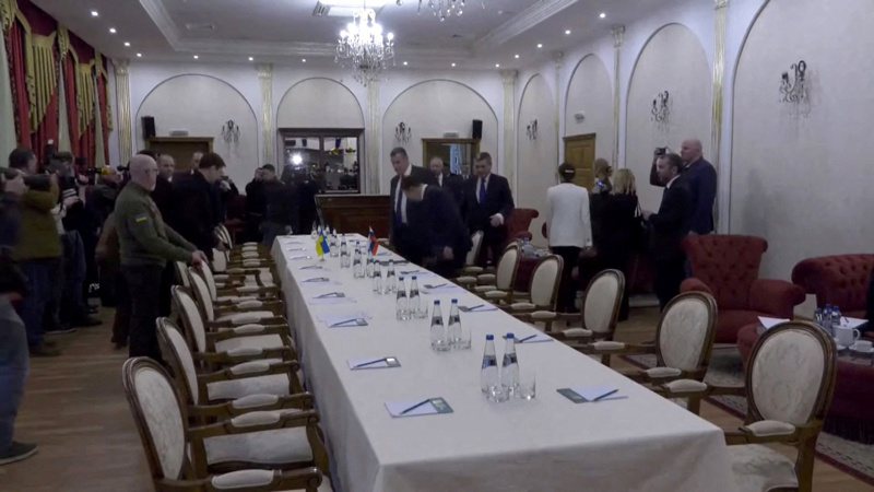 俄羅斯與烏克蘭雙方代表團於台灣時間28日約晚間7時正式開始談判。 路透社