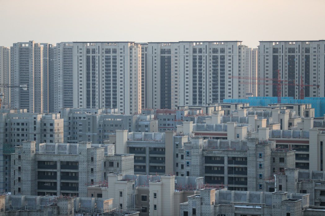 報告稱，2022年2月中國大陸50城二手房價止跌企穩。圖為遼寧瀋陽市一處在建樓盤...