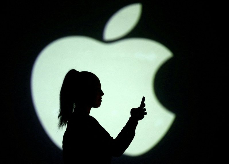 美國蘋果公司（Apple）1日宣布，停止在俄羅斯販售蘋果手機等所有商品。路透