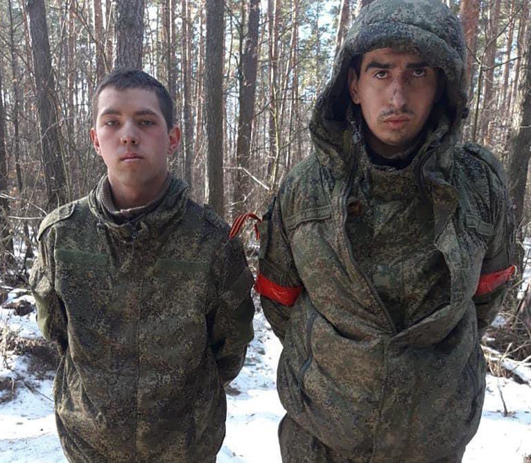 烏克蘭國防部公布被俘虜的俄軍照片，這些年輕的新兵說，他們不知道會被派到烏克蘭戰場，以為去參加演習。圖／取自烏克蘭國防部官方帳號@DefenceU