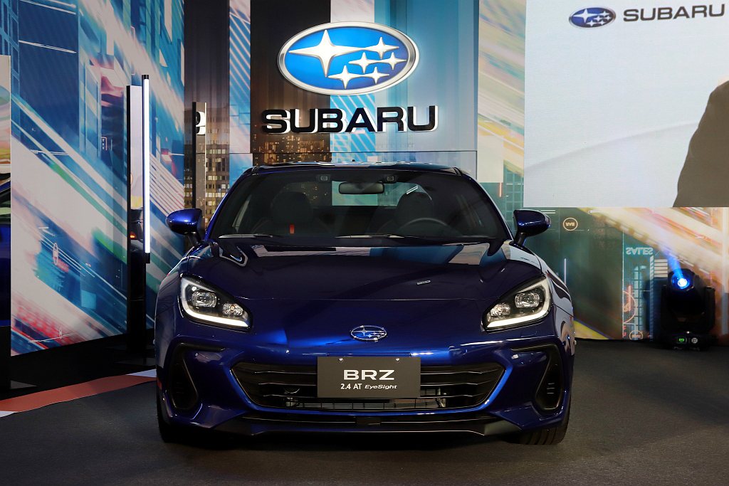 全新第二代Subaru BRZ傳承第一代車型所標榜的水平對臥引擎（Boxer E...