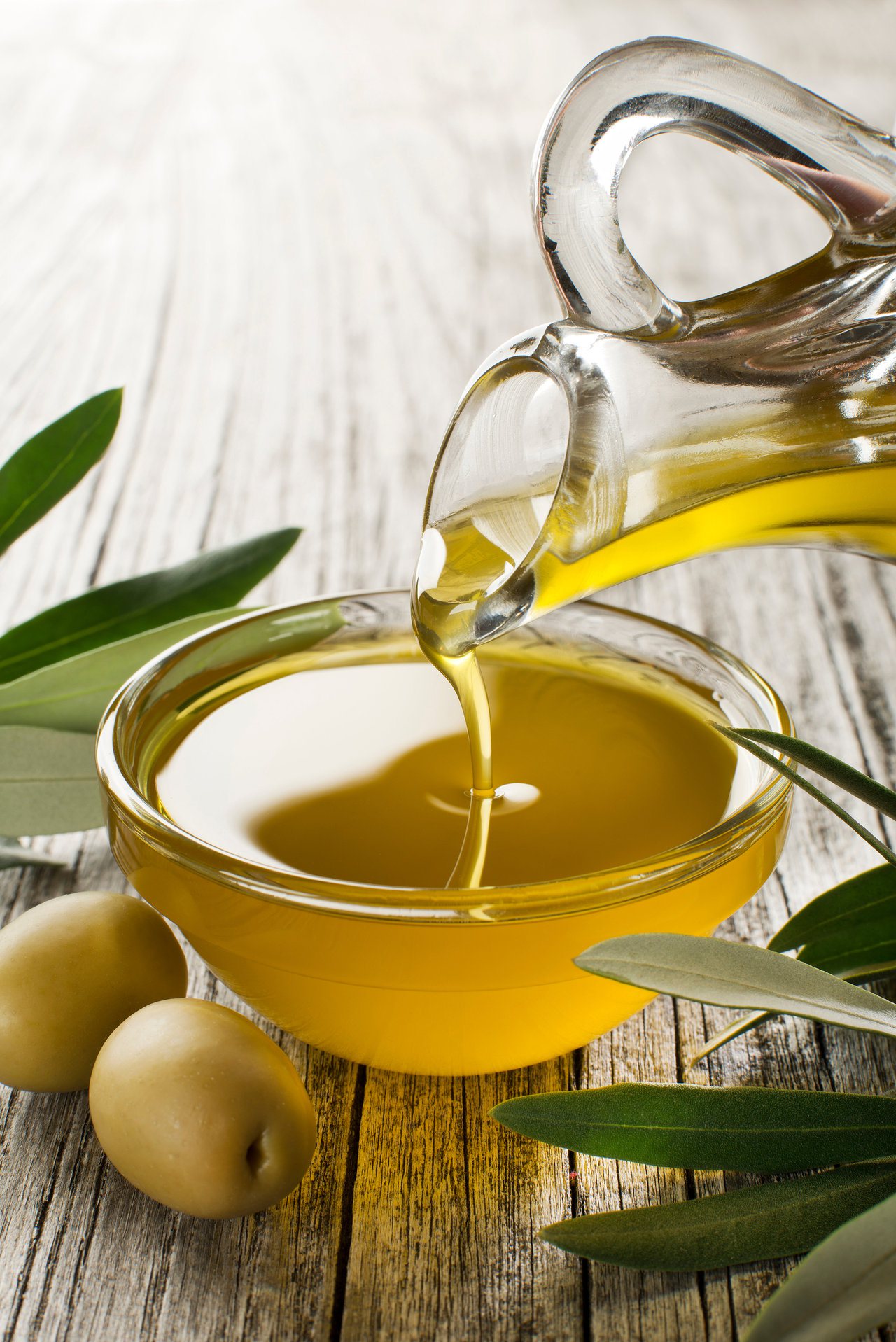 每天攝取半湯匙橄欖油，可以保護心臟，降低心血管疾病死亡風險達五分之一。圖／123RF