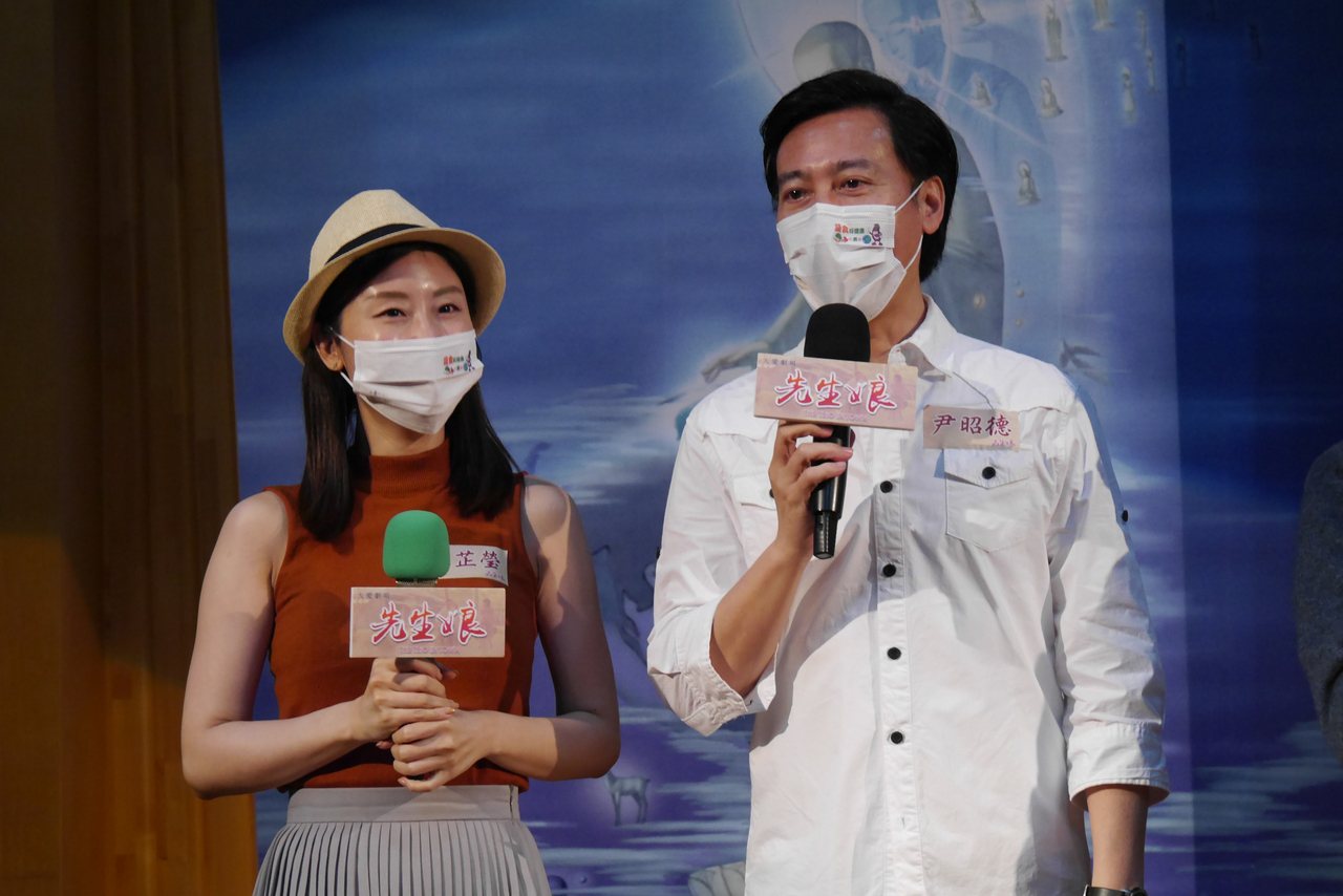 朱芷瑩(左)和尹昭德合作「先生娘」。圖／大愛提供