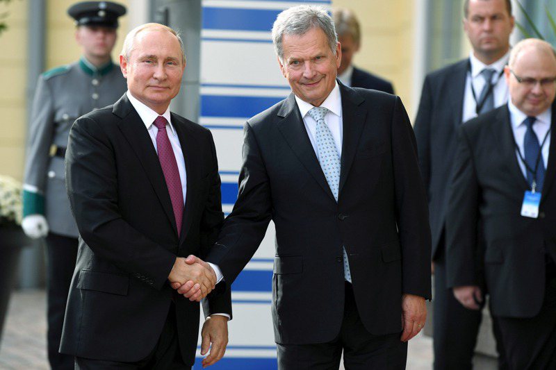 尼尼斯托可說是和俄國總統普亭（左）交情最深的歐洲國家領導人。路透